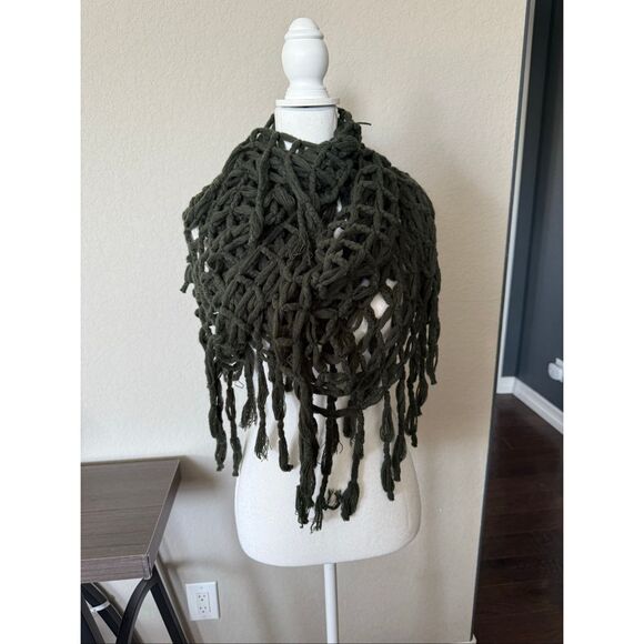 Altar’d State Dark Green Netting Infinity Scarf - Picture 1 of 5